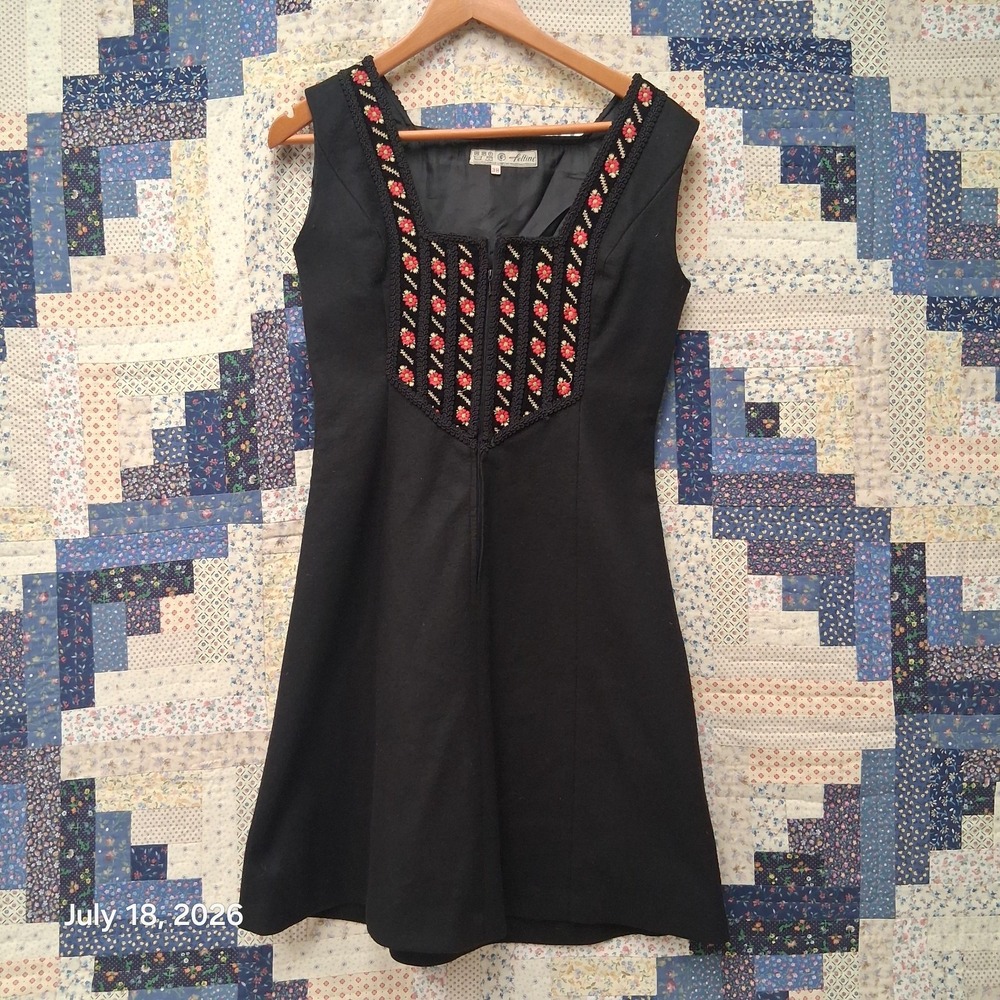 Vintage‎ Feltine 100% Virgin Wool Embroidered Folk Jumper Dress Womens EU 38
